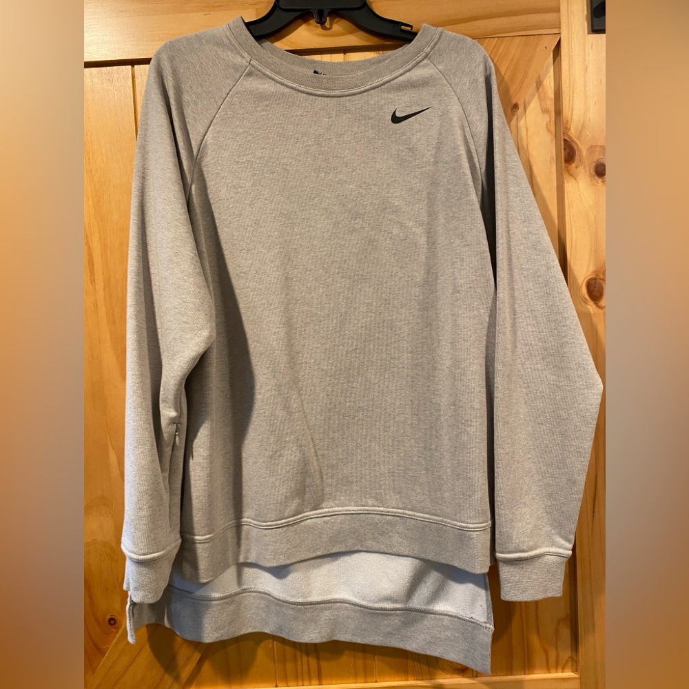 Women’s high low crew neck sweater